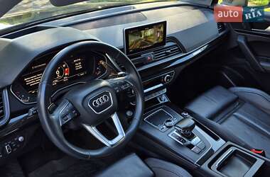 Внедорожник / Кроссовер Audi Q5 2017 в 