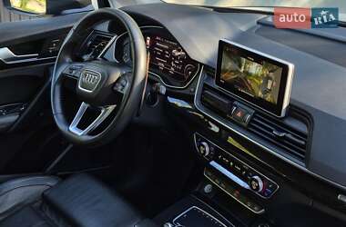 Внедорожник / Кроссовер Audi Q5 2017 в 