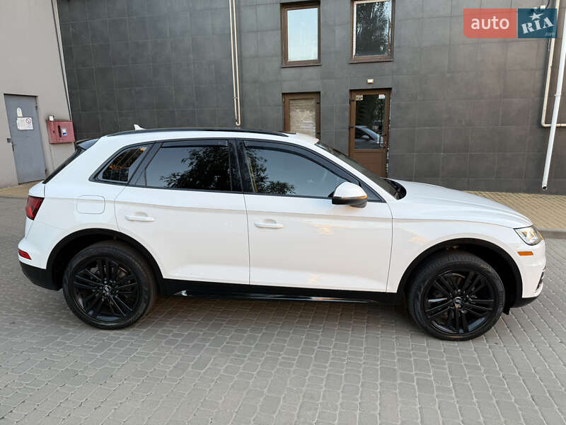 Позашляховик / Кросовер Audi Q5 2018 в Києві