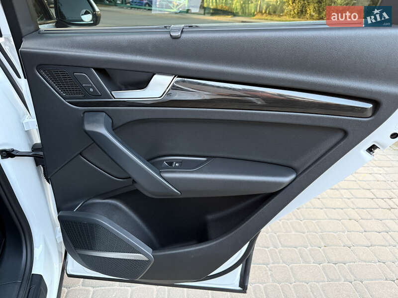 Позашляховик / Кросовер Audi Q5 2018 в Києві