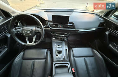 Внедорожник / Кроссовер Audi Q5 2018 в 