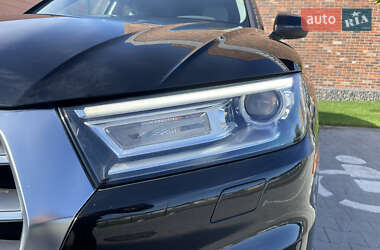 Позашляховик / Кросовер Audi Q5 2019 в 