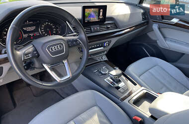 Позашляховик / Кросовер Audi Q5 2019 в 