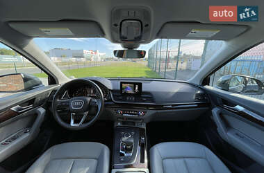 Позашляховик / Кросовер Audi Q5 2019 в 
