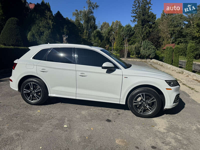 Внедорожник / Кроссовер Audi Q5 2019 в Тернополе