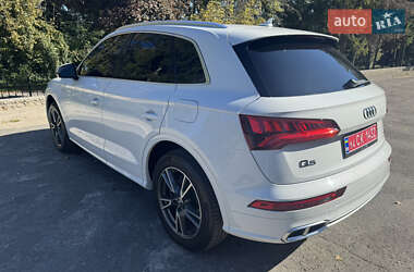 Внедорожник / Кроссовер Audi Q5 2019 в 