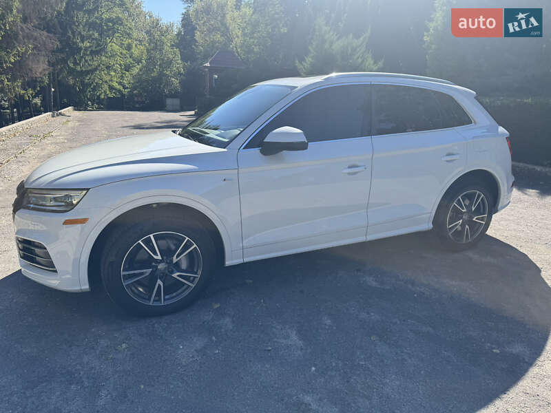 Внедорожник / Кроссовер Audi Q5 2019 в Тернополе