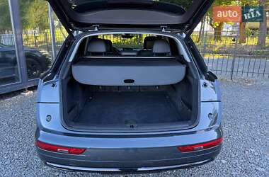 Внедорожник / Кроссовер Audi Q5 2017 в 