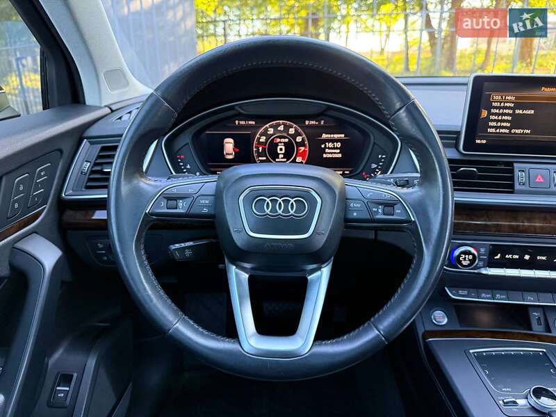 Внедорожник / Кроссовер Audi Q5 2017 в Хмельницком