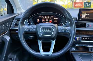Внедорожник / Кроссовер Audi Q5 2017 в 