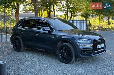 Внедорожник / Кроссовер Audi Q5 2017 в 