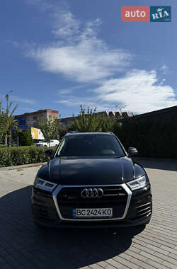 Внедорожник / Кроссовер Audi Q5 2017 в 