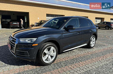 Внедорожник / Кроссовер Audi Q5 2018 в 