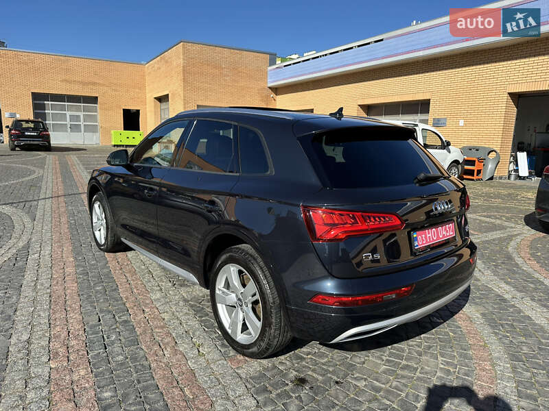 Позашляховик / Кросовер Audi Q5 2018 в Луцьку
