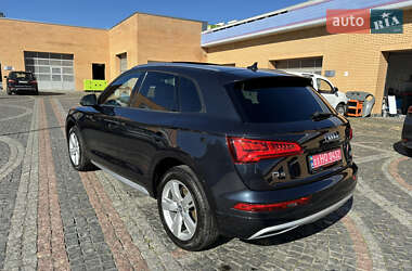 Внедорожник / Кроссовер Audi Q5 2018 в 