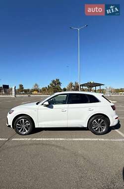 Позашляховик / Кросовер Audi Q5 2021 в 