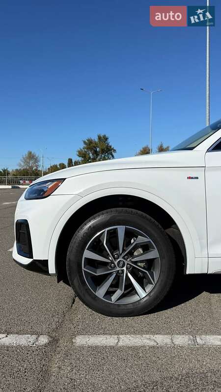 Внедорожник / Кроссовер Audi Q5 2021 в Киеве