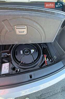 Позашляховик / Кросовер Audi Q5 2021 в 