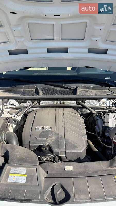 Внедорожник / Кроссовер Audi Q5 2021 в Киеве