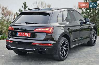 Внедорожник / Кроссовер Audi Q5 2021 в 