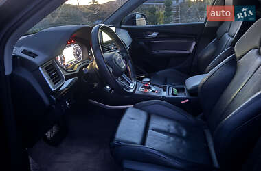 Внедорожник / Кроссовер Audi Q5 2018 в 