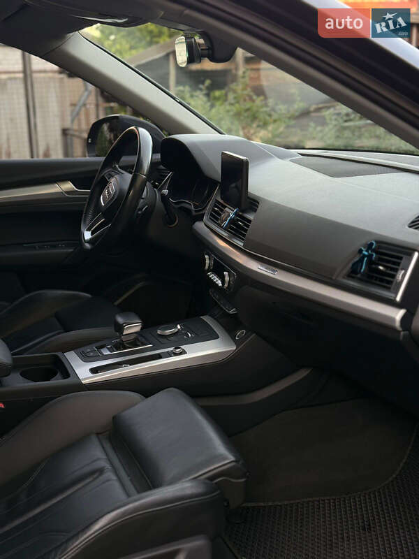 Внедорожник / Кроссовер Audi Q5 2017 в Львове