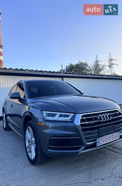 Внедорожник / Кроссовер Audi Q5 2018 в 