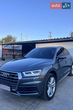 Внедорожник / Кроссовер Audi Q5 2018 в 
