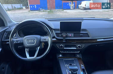 Внедорожник / Кроссовер Audi Q5 2018 в 