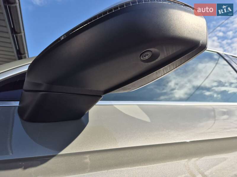 Внедорожник / Кроссовер Audi Q5 2022 в Дрогобыче