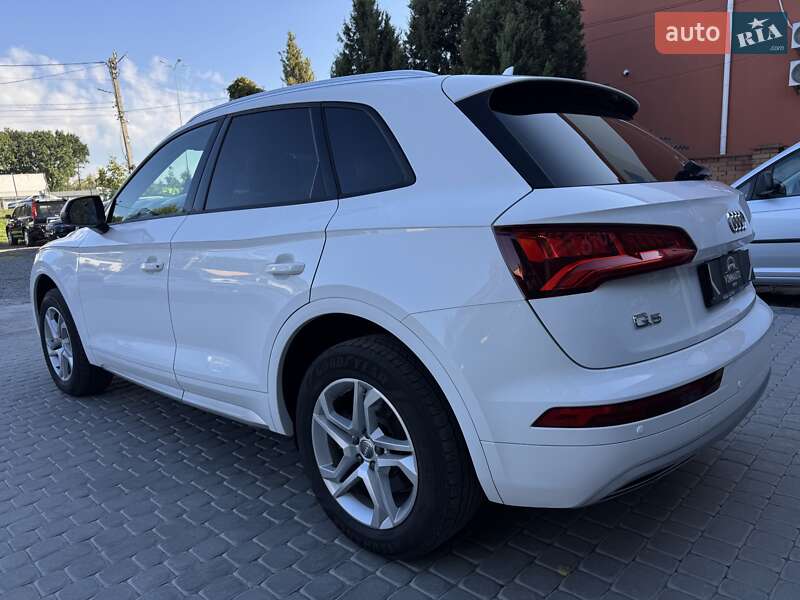 Позашляховик / Кросовер Audi Q5 2018 в Вінниці
