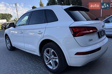 Внедорожник / Кроссовер Audi Q5 2018 в 
