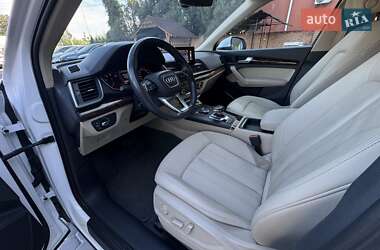 Внедорожник / Кроссовер Audi Q5 2018 в 