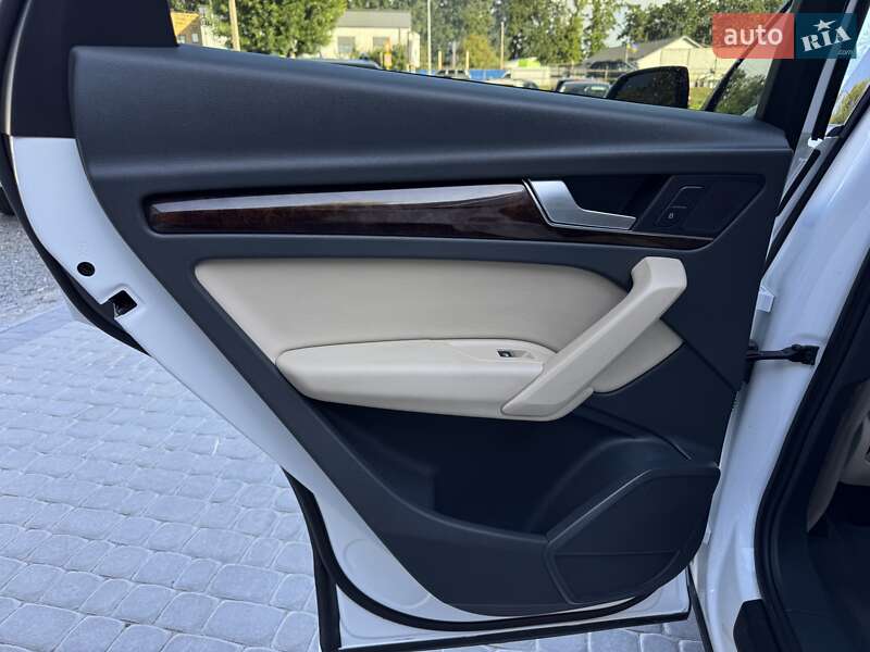 Позашляховик / Кросовер Audi Q5 2018 в Вінниці