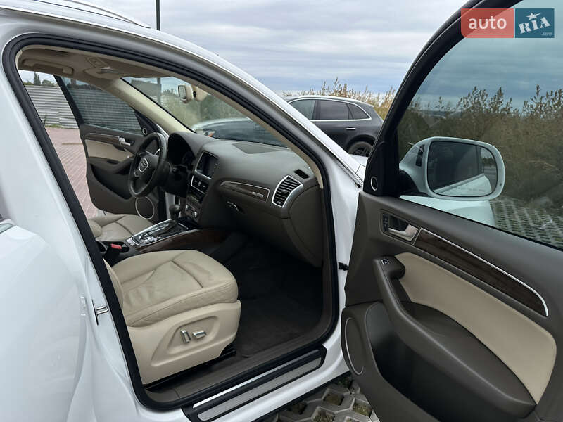 Внедорожник / Кроссовер Audi Q5 2015 в Ровно