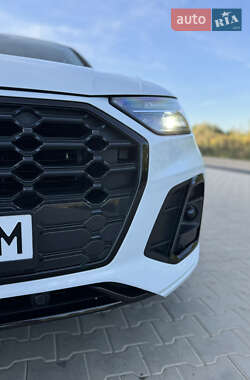 Внедорожник / Кроссовер Audi Q5 2021 в 