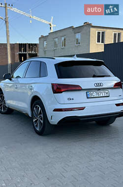 Внедорожник / Кроссовер Audi Q5 2021 в 