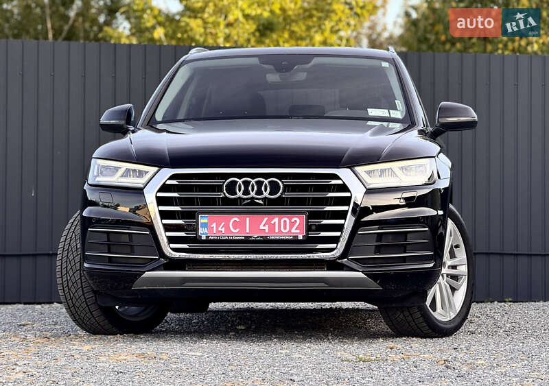 Внедорожник / Кроссовер Audi Q5 2017 в 