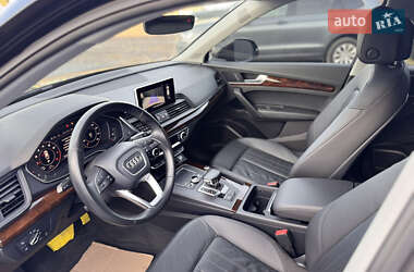 Внедорожник / Кроссовер Audi Q5 2017 в 