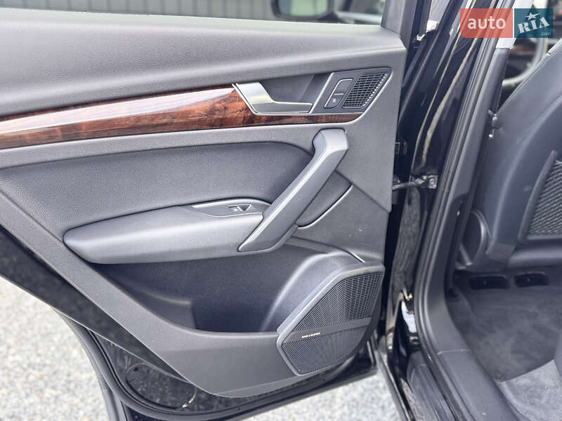 Позашляховик / Кросовер Audi Q5 2017 в Самборі