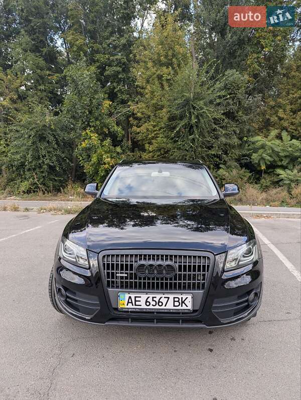 Внедорожник / Кроссовер Audi Q5 2011 в 