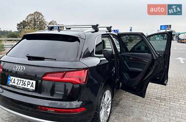 Позашляховик / Кросовер Audi Q5 2019 в  фото 2 Позашляховик / Кросовер Audi Q5 2019 в