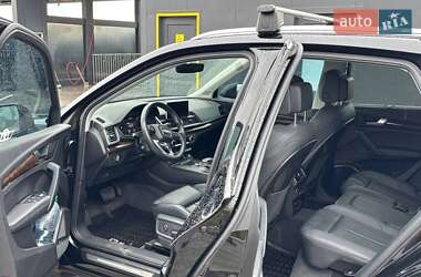 Позашляховик / Кросовер Audi Q5 2019 в  фото 12 Позашляховик / Кросовер Audi Q5 2019 в