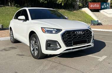 Позашляховик / Кросовер Audi Q5 2021 в 