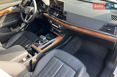 Позашляховик / Кросовер Audi Q5 2021 в 