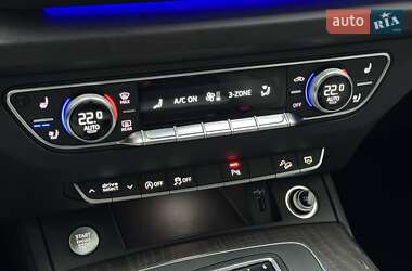 Внедорожник / Кроссовер Audi Q5 2018 в 
