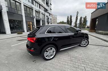 Внедорожник / Кроссовер Audi Q5 2018 в 