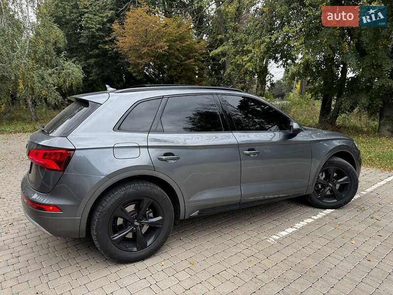 Позашляховик / Кросовер Audi Q5 2018 в Києві