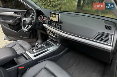 Внедорожник / Кроссовер Audi Q5 2018 в 