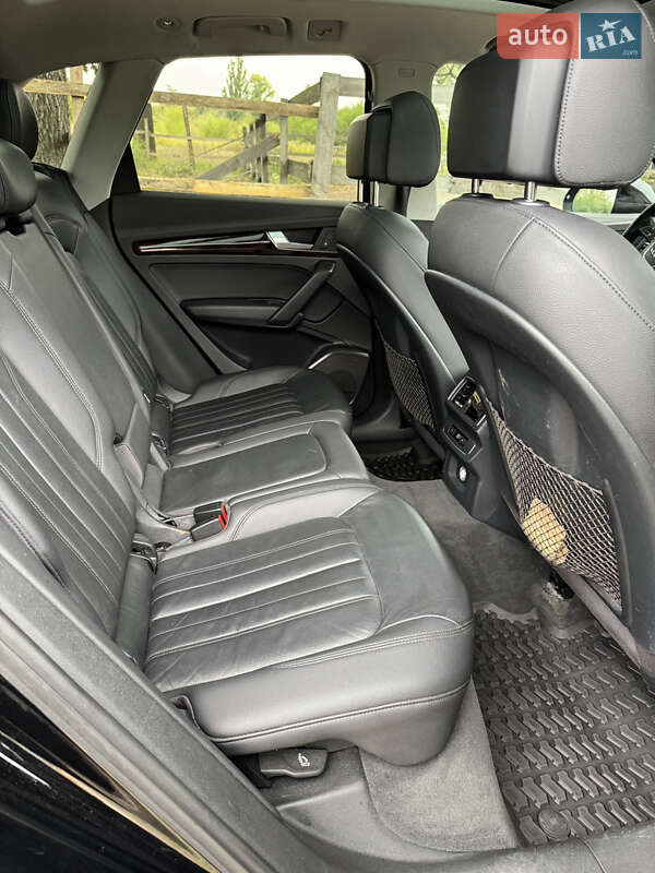 Позашляховик / Кросовер Audi Q5 2017 в Києві